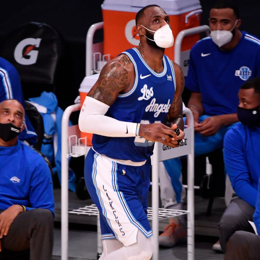 lebron wearing covid-19 mask nba game